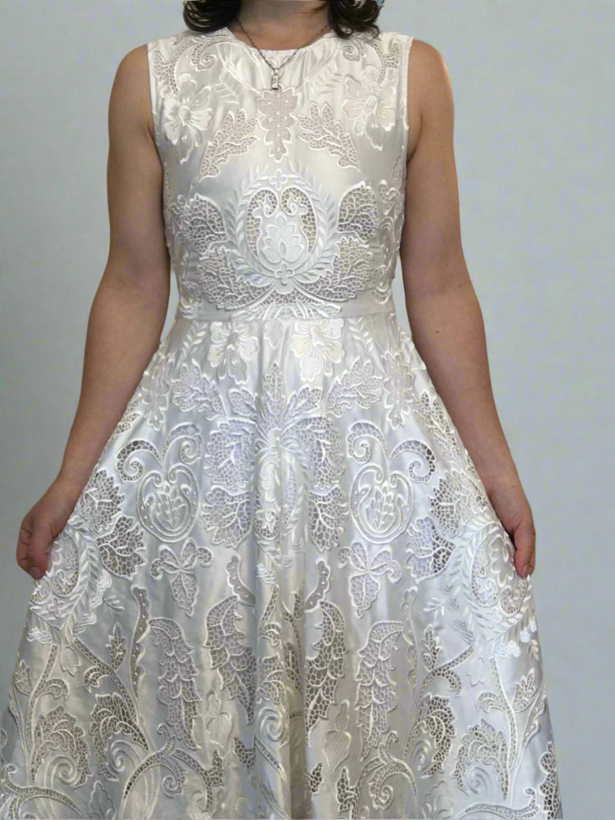 Taelise Cooper embossed floral white dress